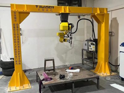 倒裝式龍門架三維機(jī)械手激光切割機(jī)